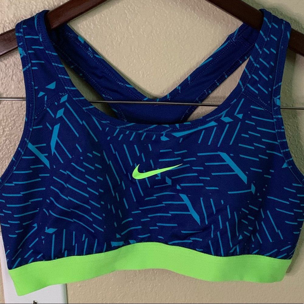 Nike pro sports bra